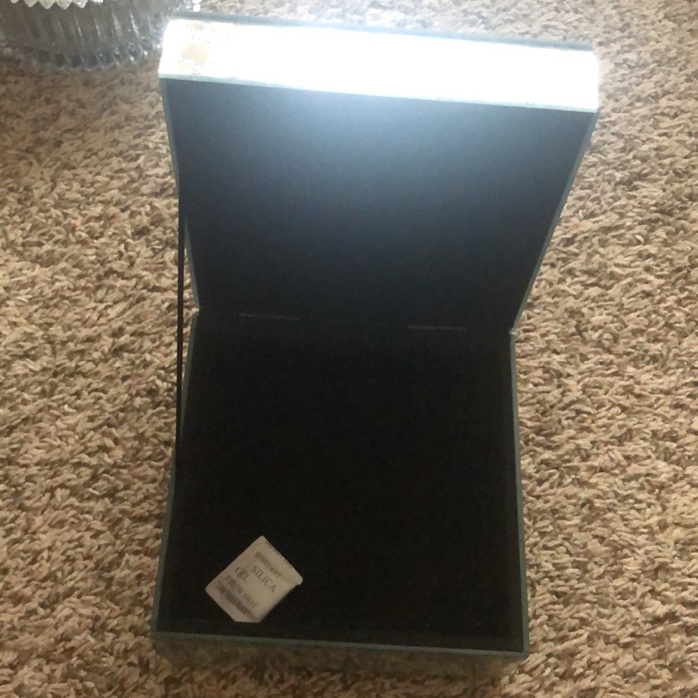 Jewelry Box - Picture 5 of 7